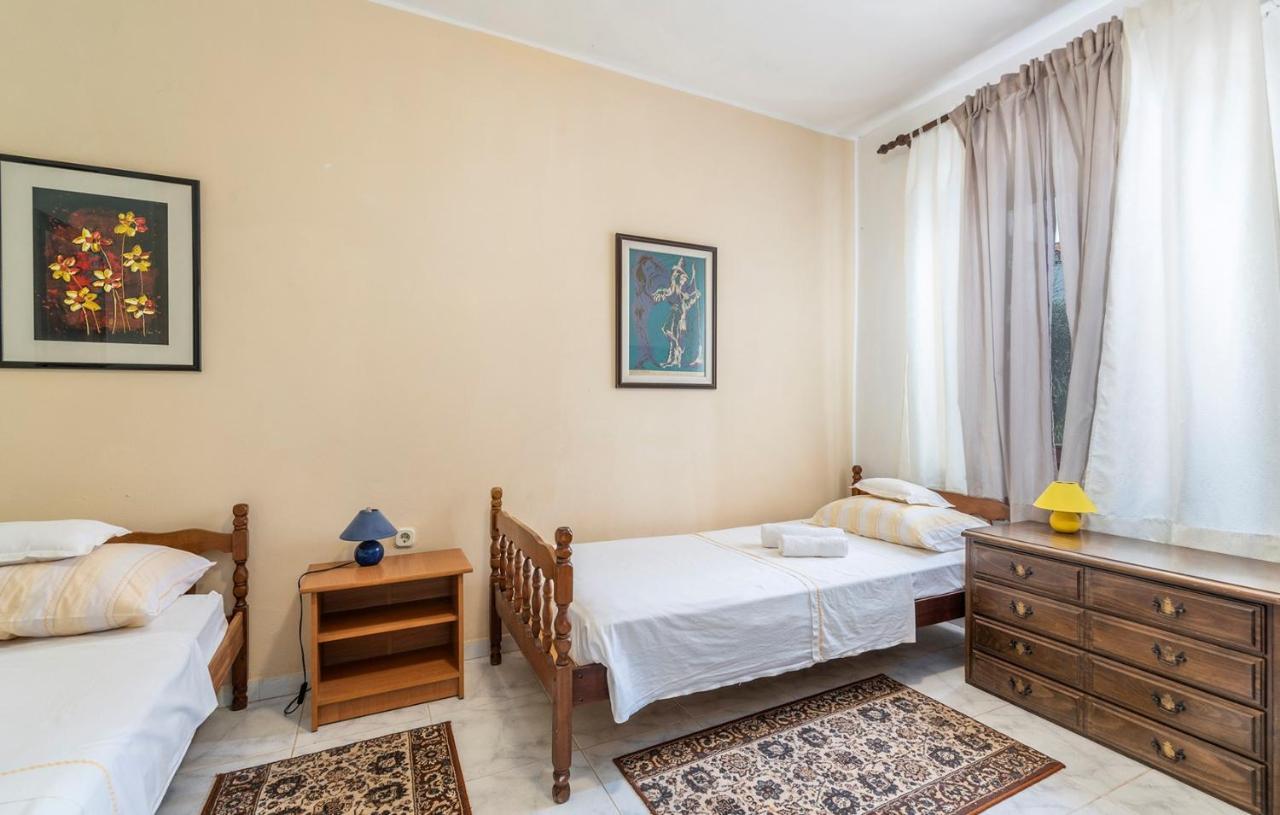 Hotel House Peresiji Habitación foto