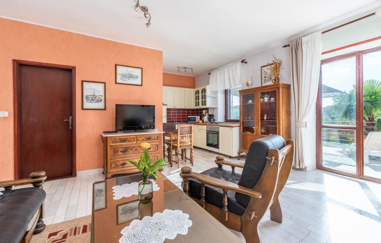 Hotel House Peresiji Habitación foto